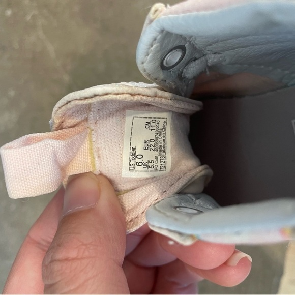 Vans High Top Sparkle Unicorn Sneaker - Picture 9 of 10